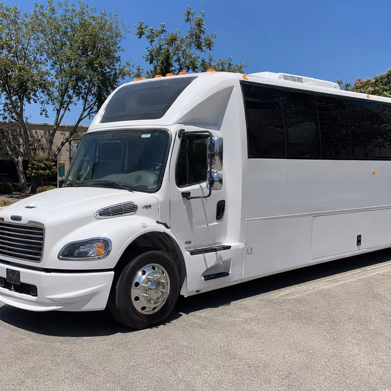 Akron Birthday, Sweet 16, & Quinceañera Party Bus Rentals