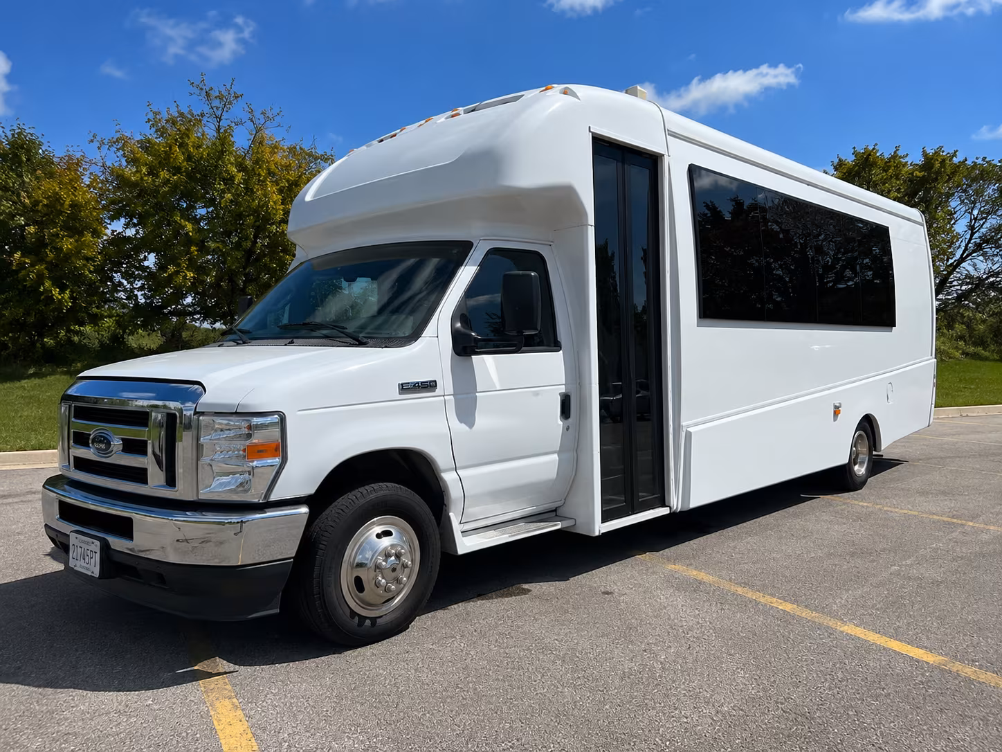 Pittsburgh Birthday, Sweet 16, & Quinceañera Transportation party bus exterior