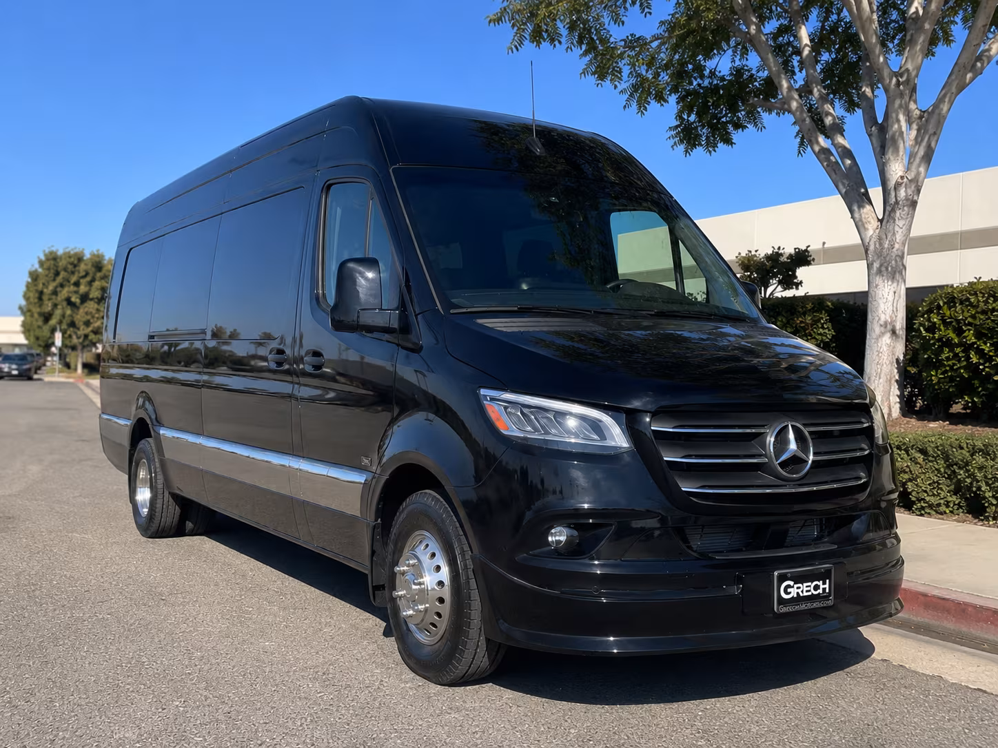Pittsburgh Corporate Transportation party bus exterior